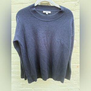Gorgeous Splendid Collection navy cashmere Crewneck Sweater ribbed sleeves